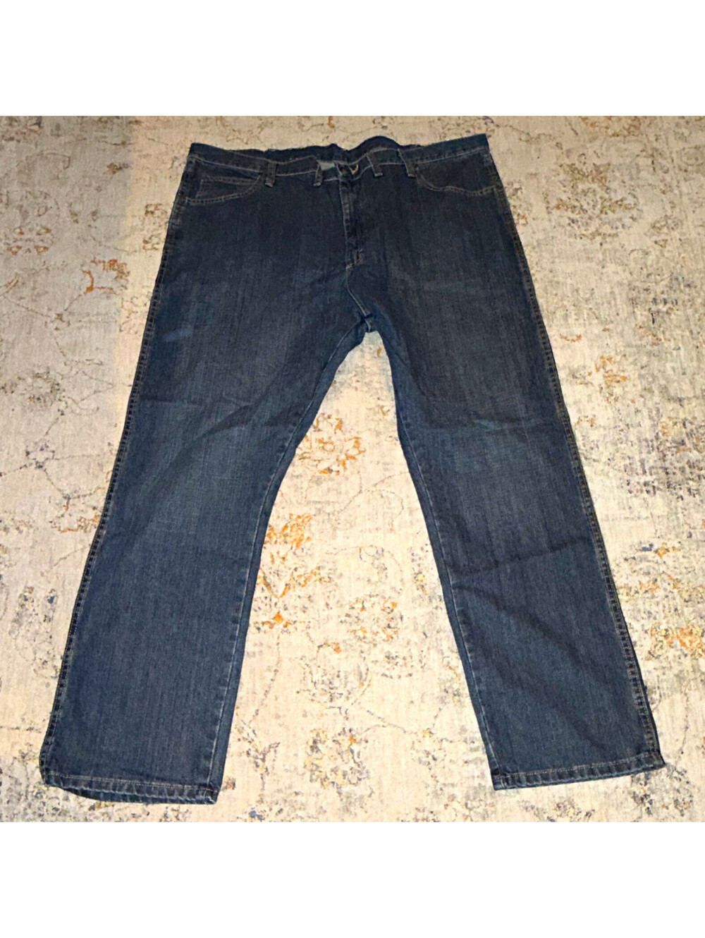 Wrangler Men's Blue Medium Wash Denim Straight Jeans Regular Fit 5-Pocket A234